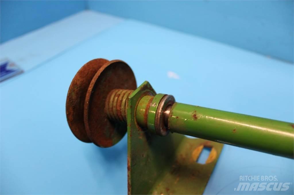 John Deere 348 Bale clamps