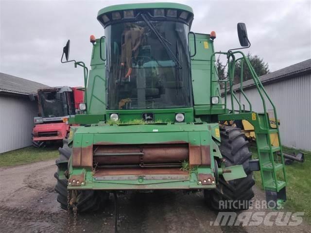 John Deere CTS Combine harvesters