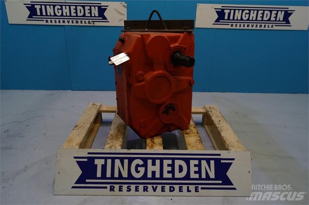 Kuhn Fodervogn Mixer feeders