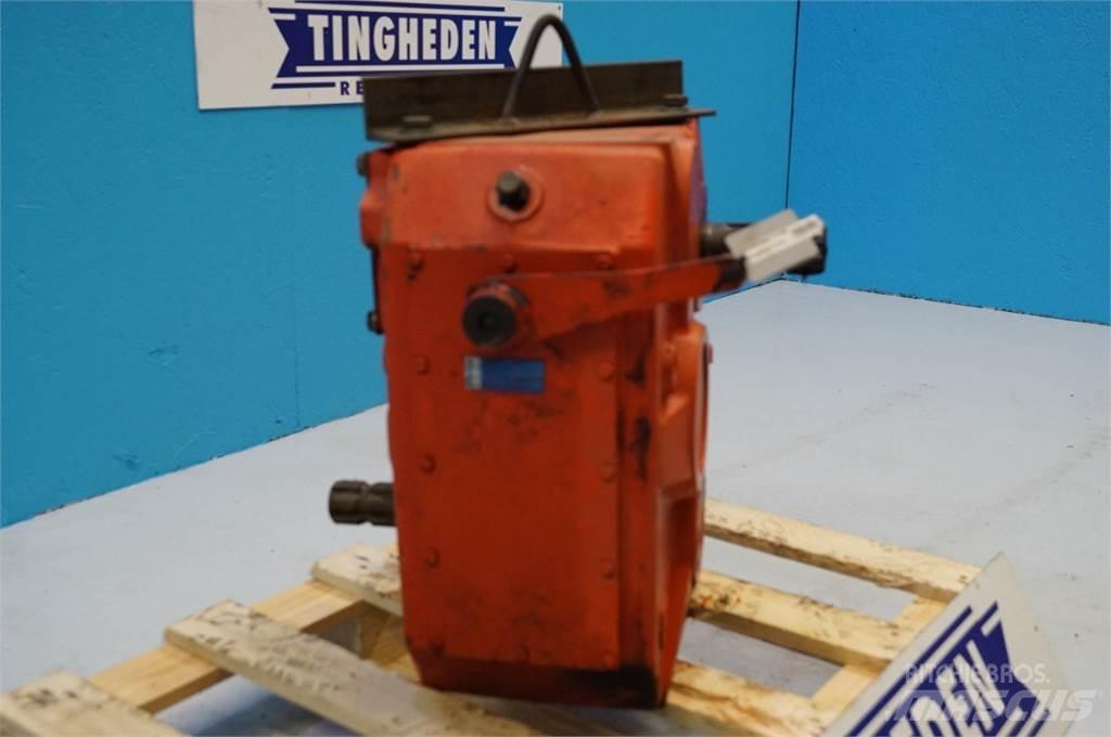 Kuhn Fodervogn Mixer feeders