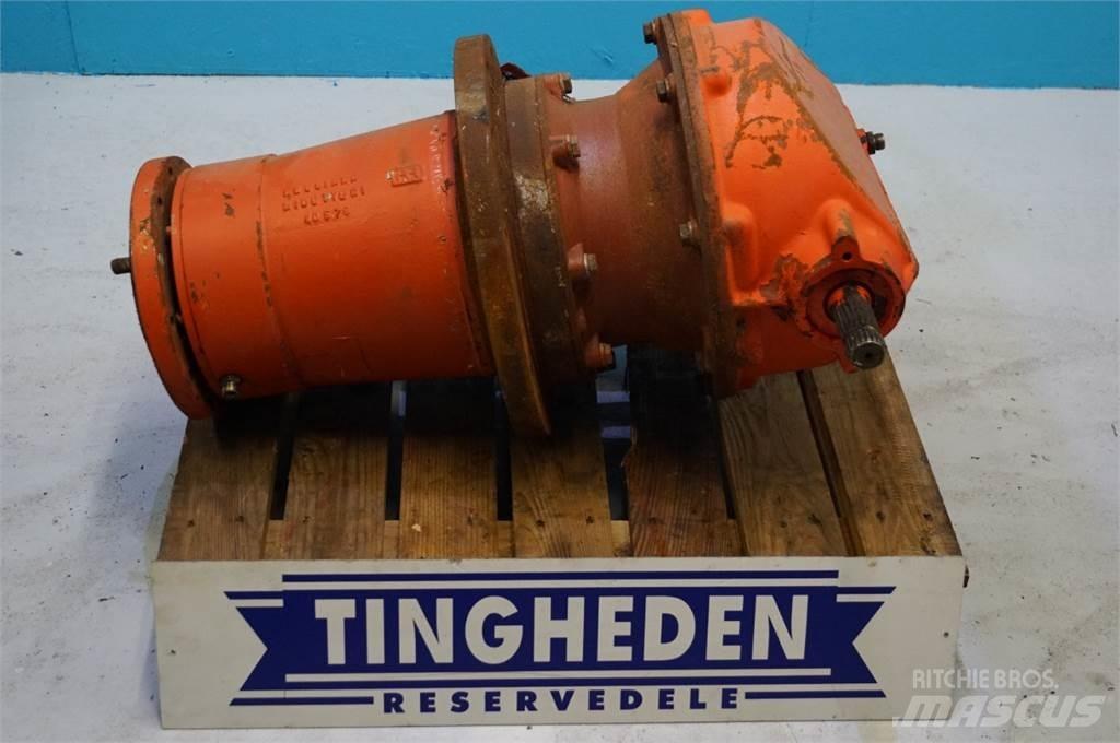 Kuhn Fodervogn Mixer feeders