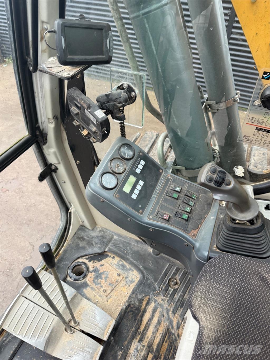 Liebherr 313 Crawler excavators