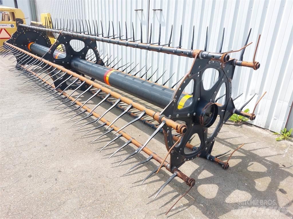 MacDon D60 Combine harvester accessories