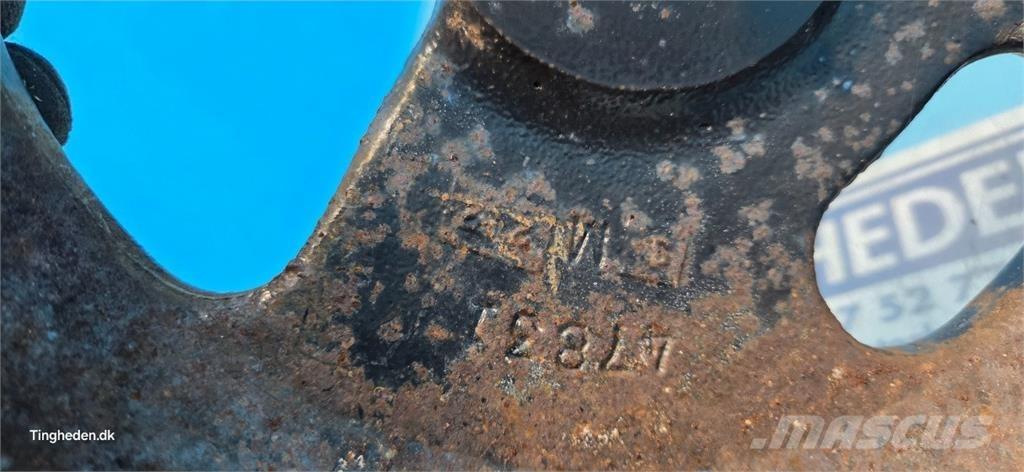 MacDon D60 Combine harvester accessories