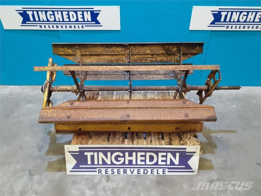 New Holland 1540 Sand and salt spreaders