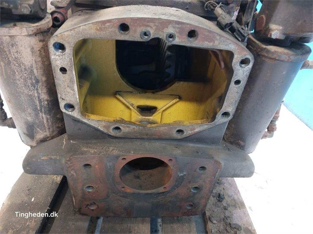 New Holland G190 Transmission