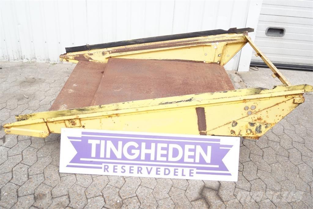 New Holland TX34 Sand and salt spreaders
