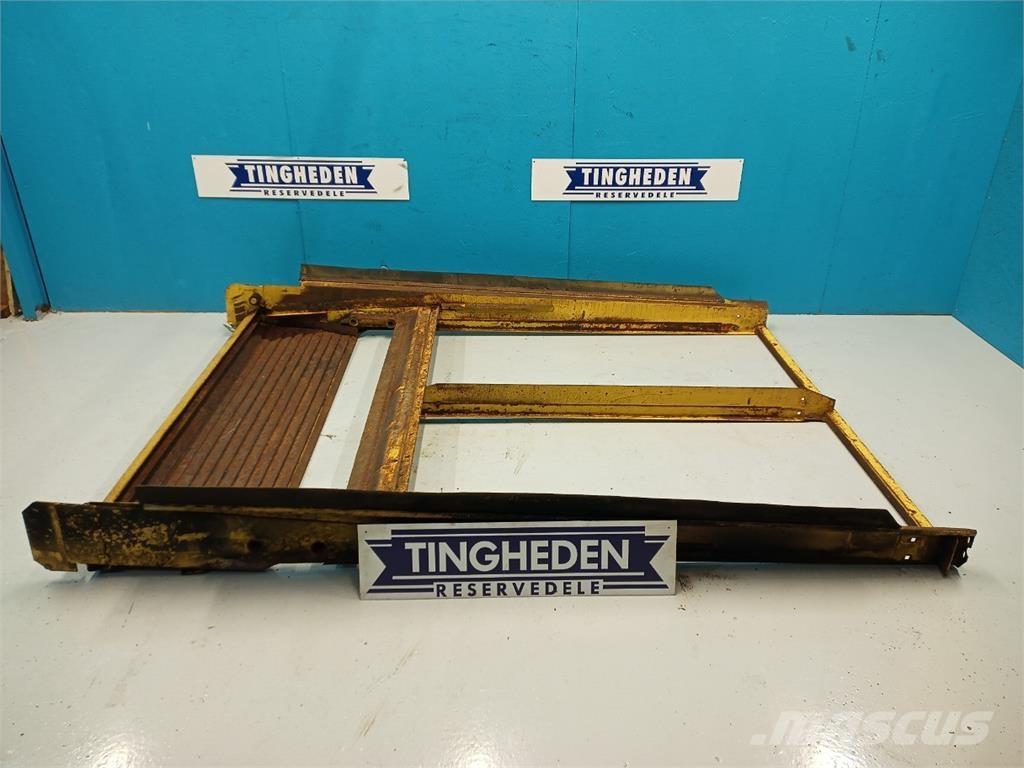 New Holland TX36 Sand and salt spreaders