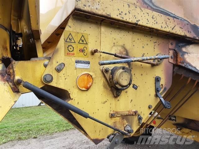 New Holland TX68 Combine harvesters