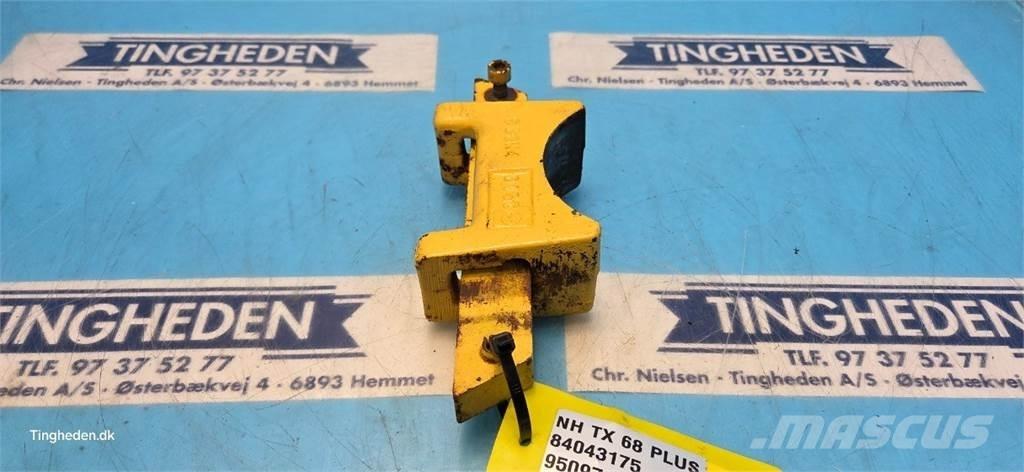 New Holland TX68 Sand and salt spreaders