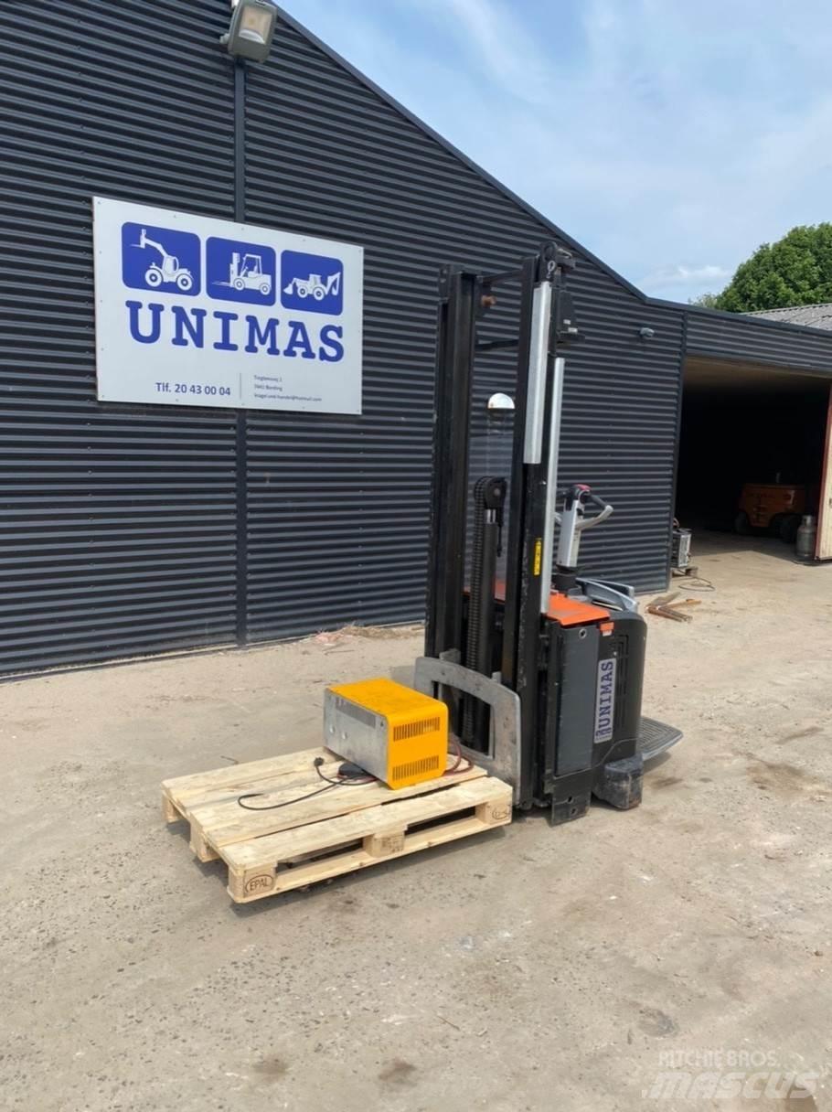 Rocla SP16 Hand pallet stackers