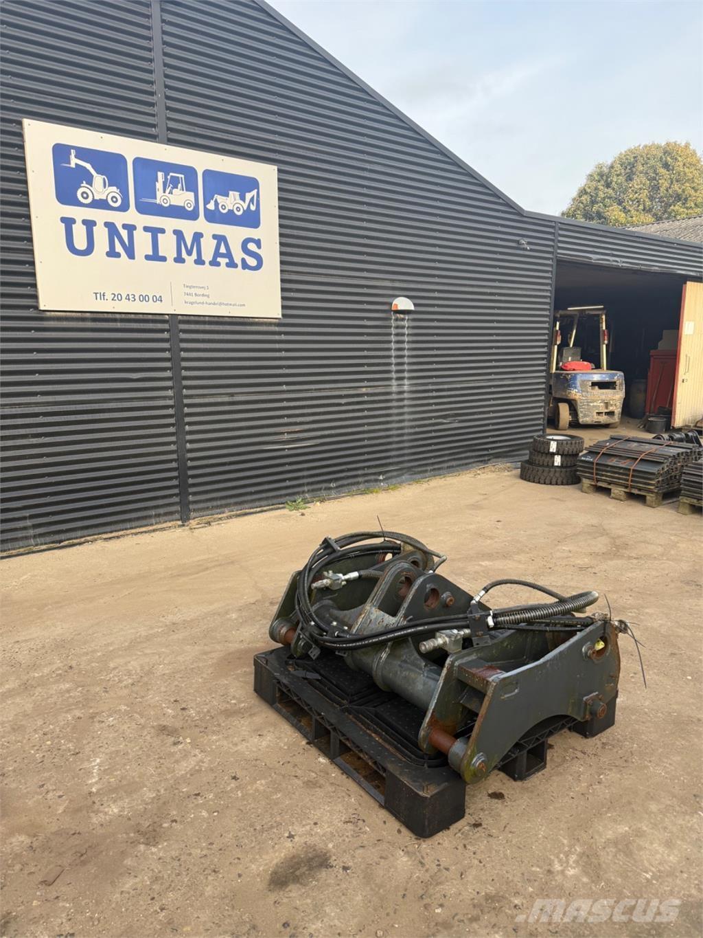 Volvo BM Quick connectors