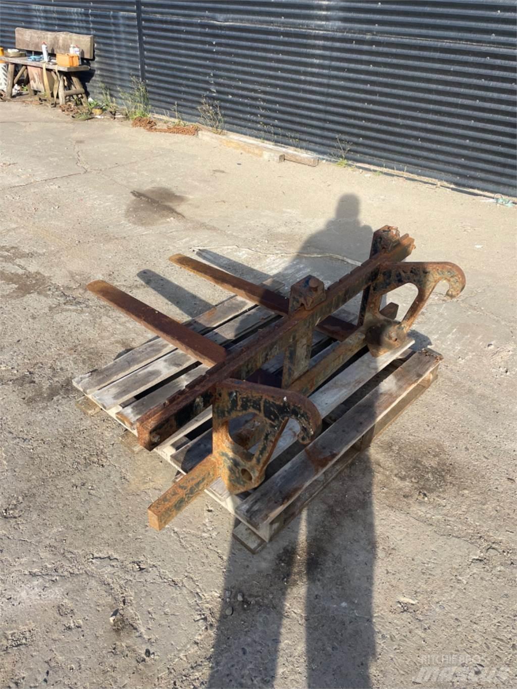 Volvo L30 Forks