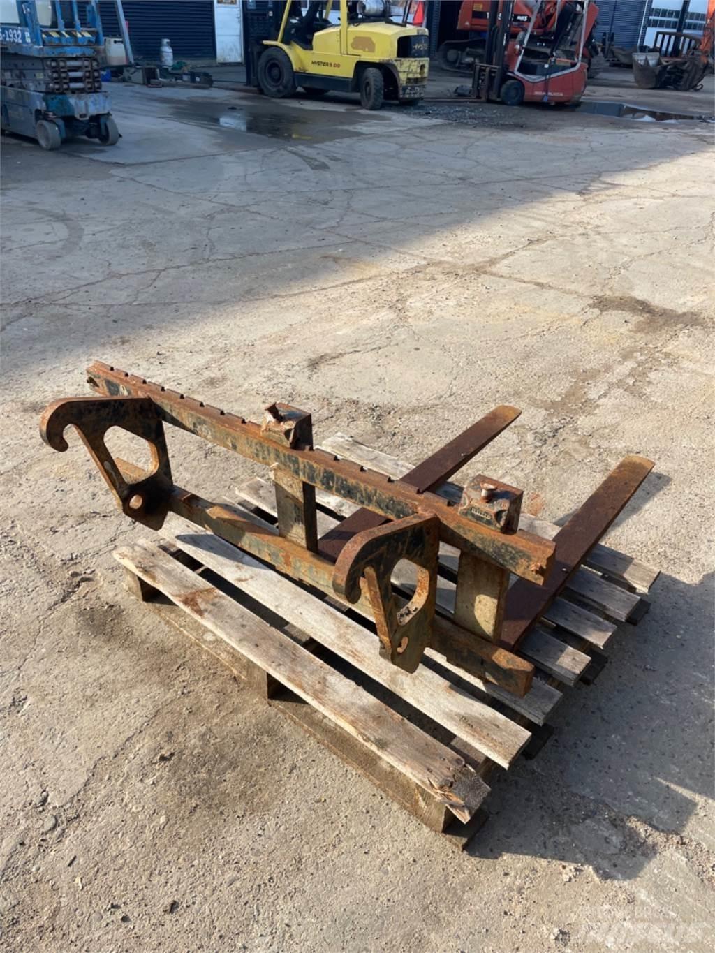 Volvo L30 Forks