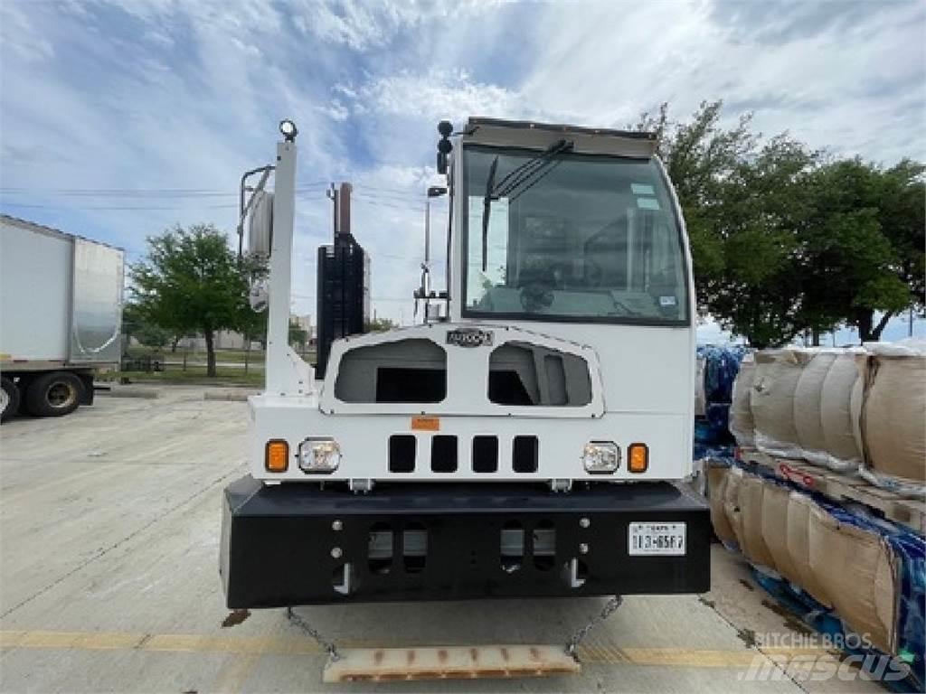 Autocar ACTT64 Terminal tractors