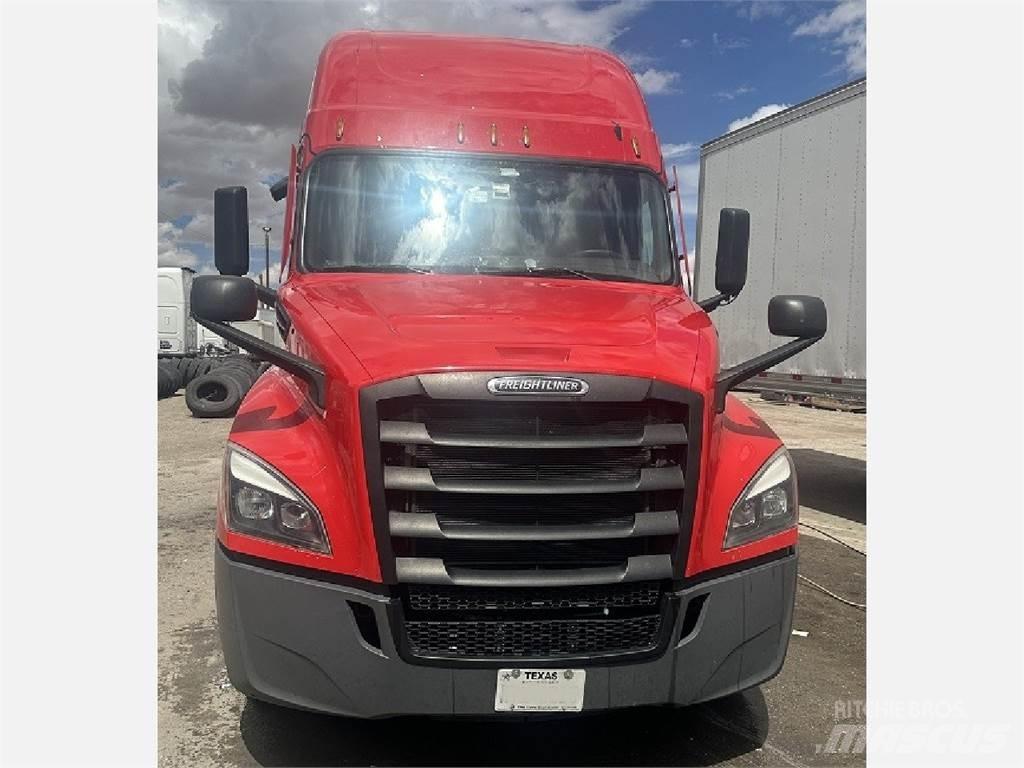 Freightliner CA126 Tractor Units