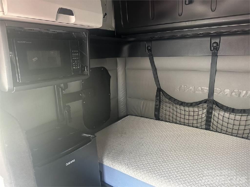 Freightliner CA126 Tractor Units