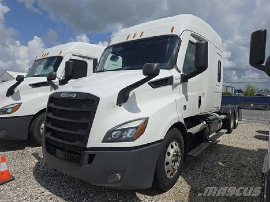 Freightliner CAS116 Tractor Units