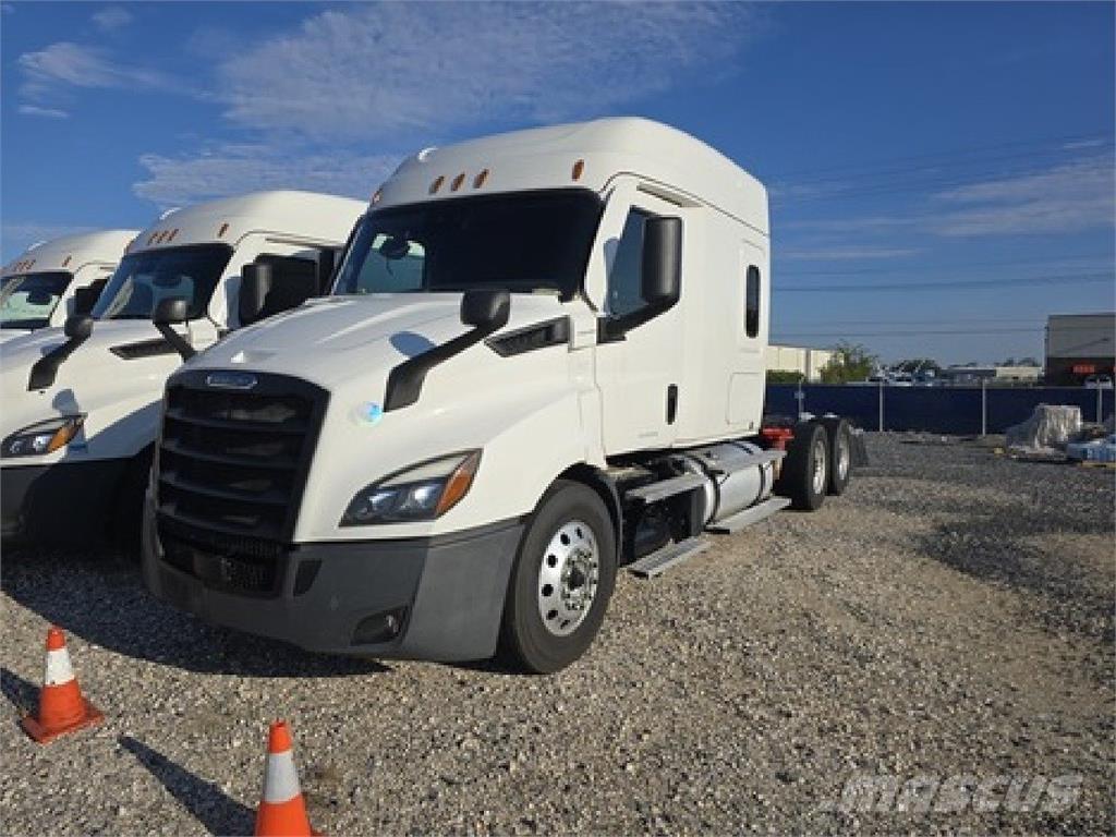 Freightliner CAS116 Tractor Units