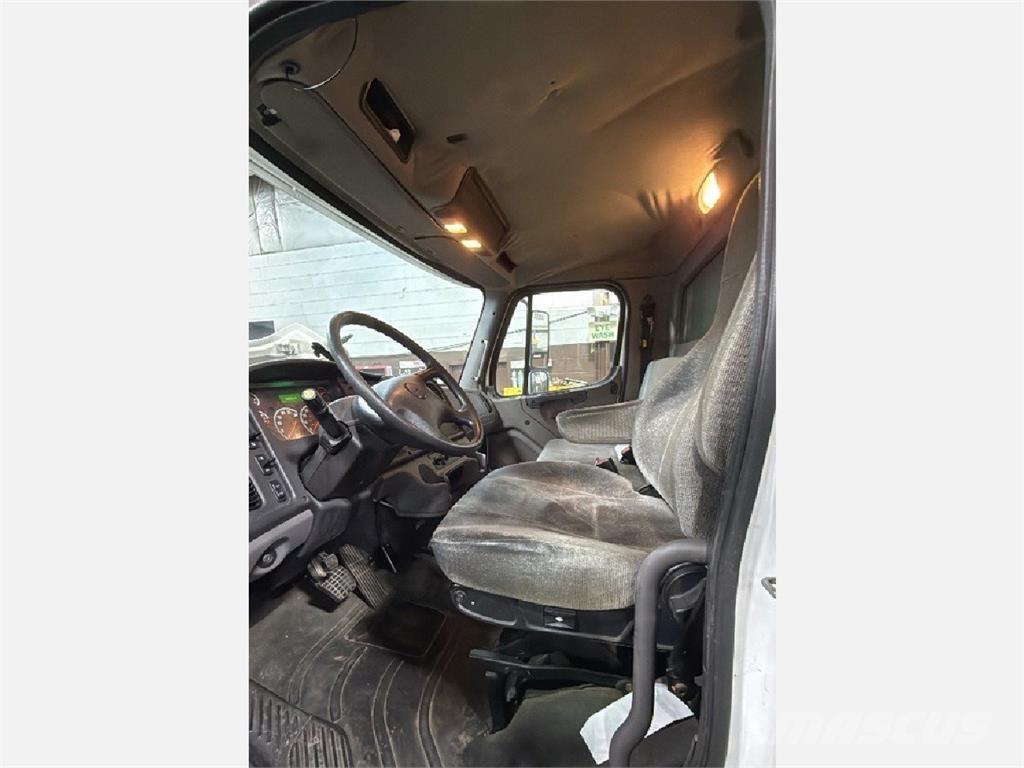 Freightliner M2 Temperature controlled trucks