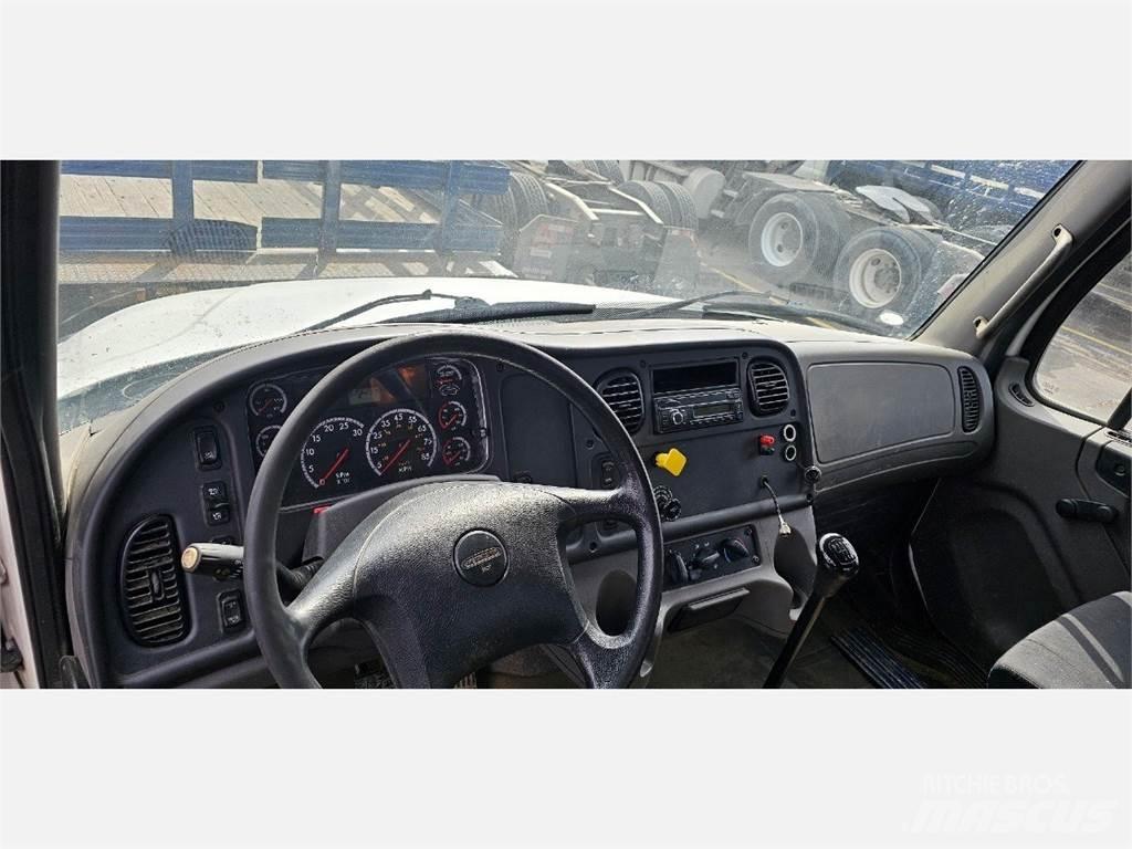 Freightliner M2 106 Flatbed / Dropside trucks