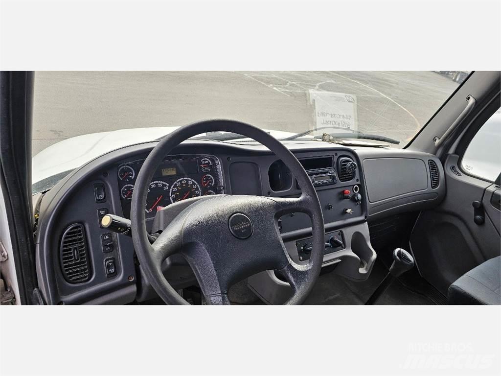 Freightliner M2 106 Flatbed / Dropside trucks