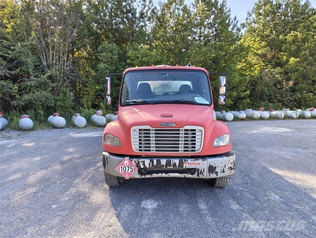 Freightliner M2 106 Other trucks
