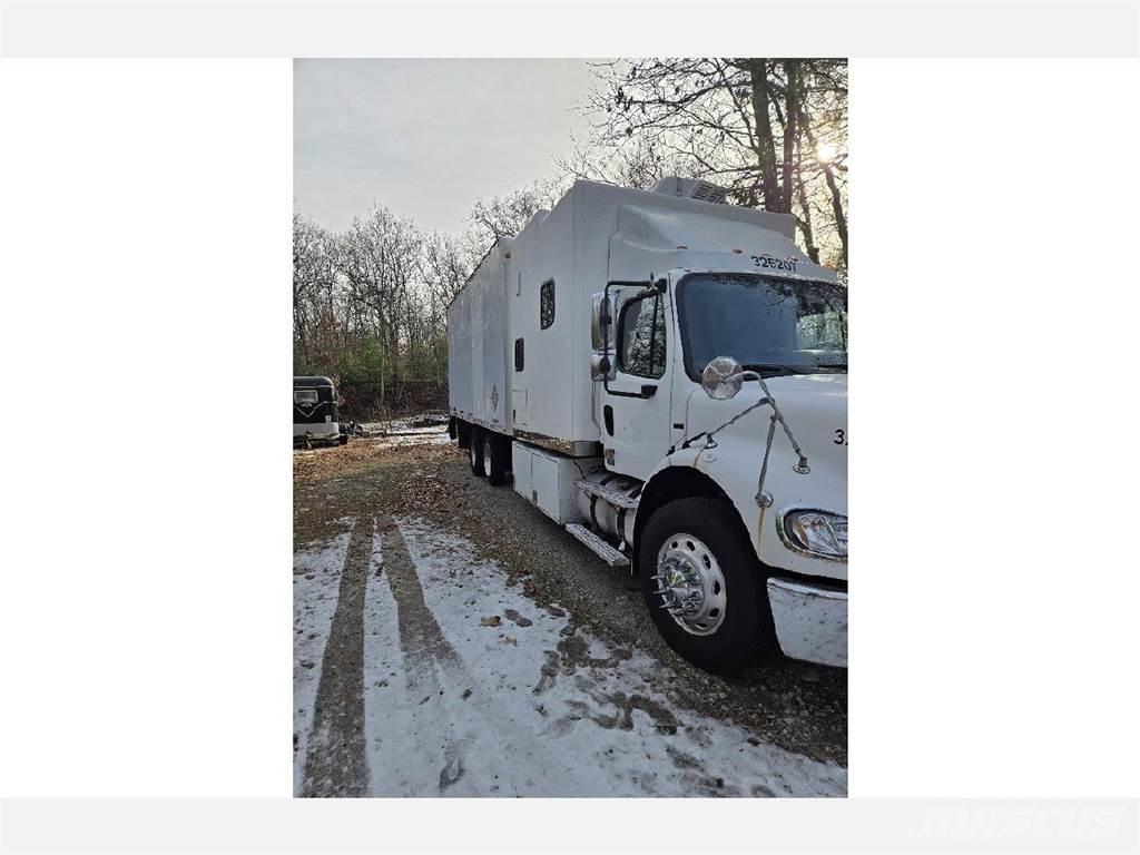 Freightliner M2-112 Box body trucks
