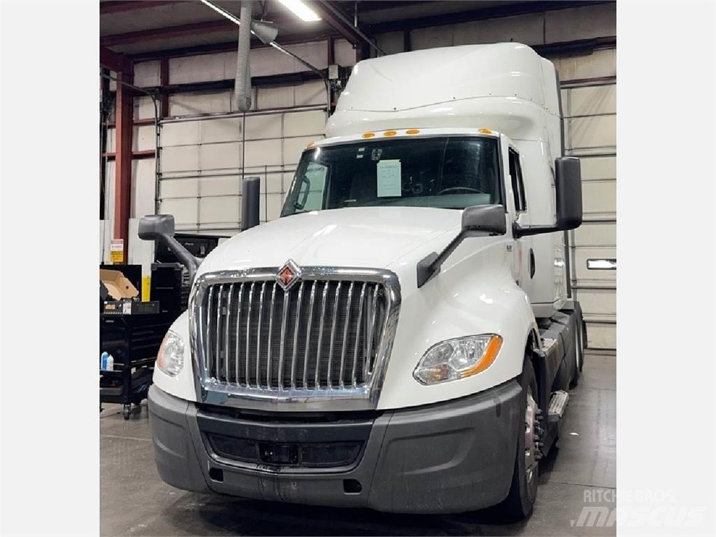 International LT Tractor Units