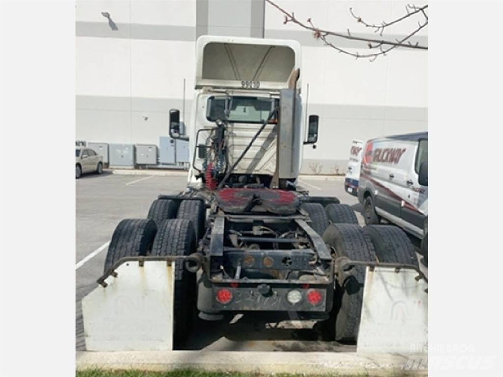 International LT Tractor Units