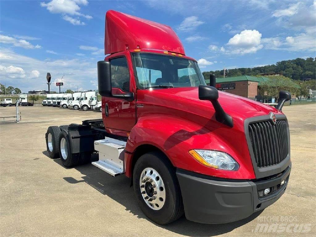 International LT Tractor Units
