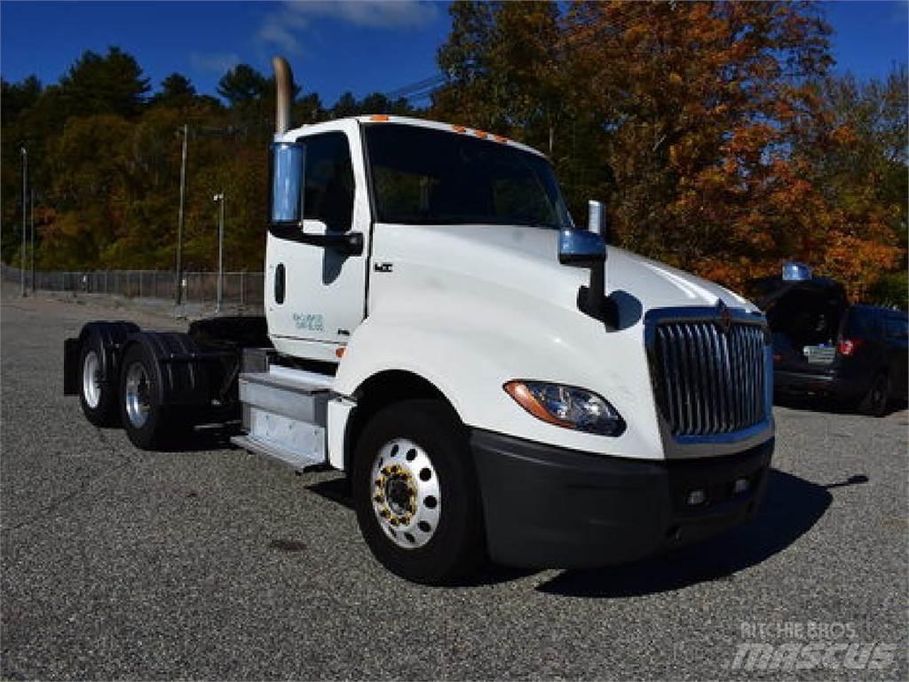 International LT625 Tractor Units
