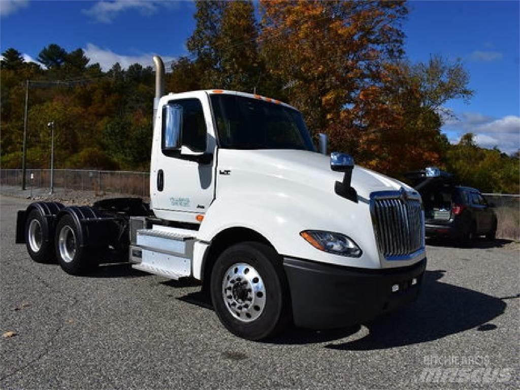 International LT625 Tractor Units