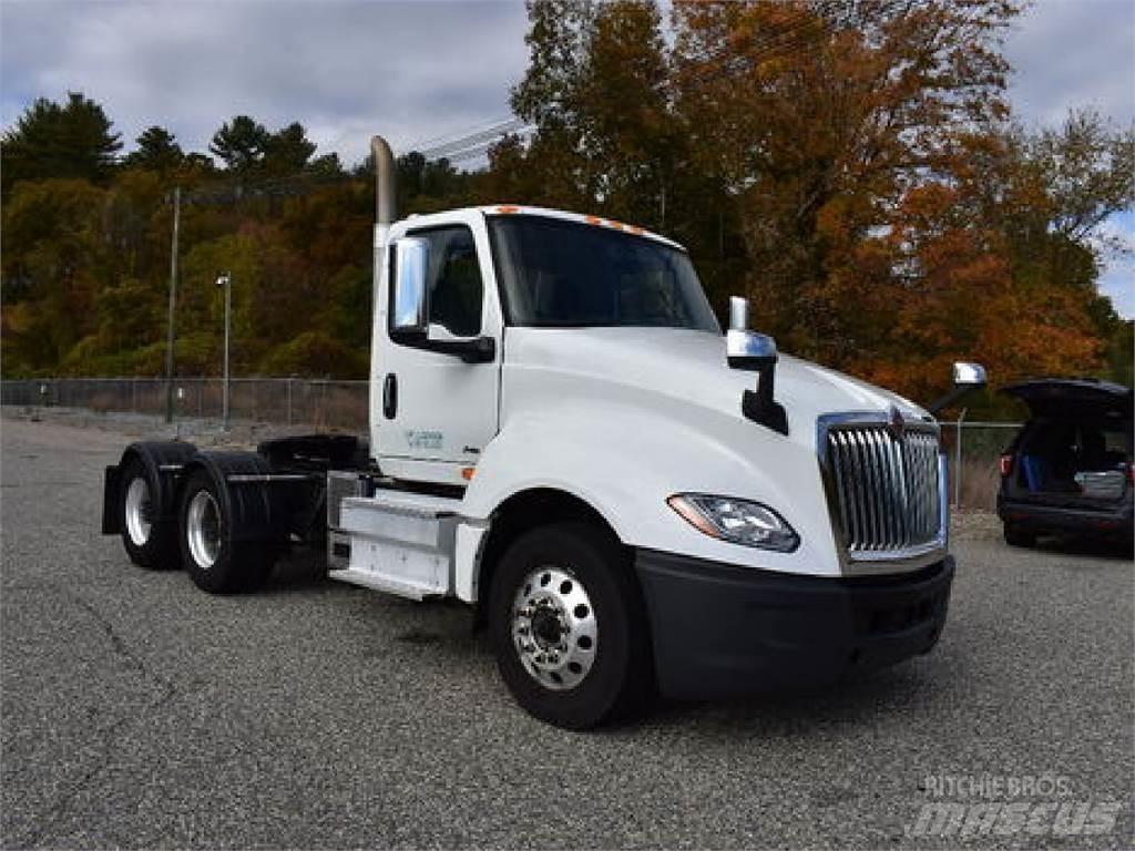 International LT625 Tractor Units