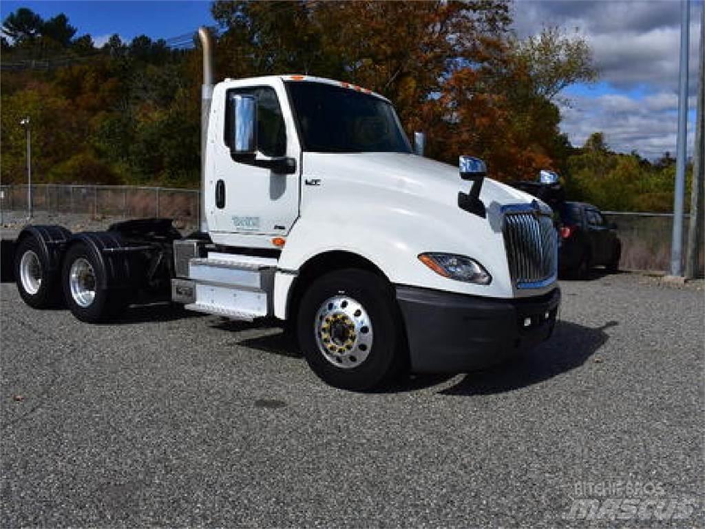 International LT625 Tractor Units