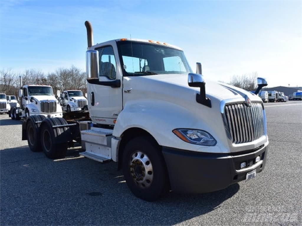 International LT625 Tractor Units