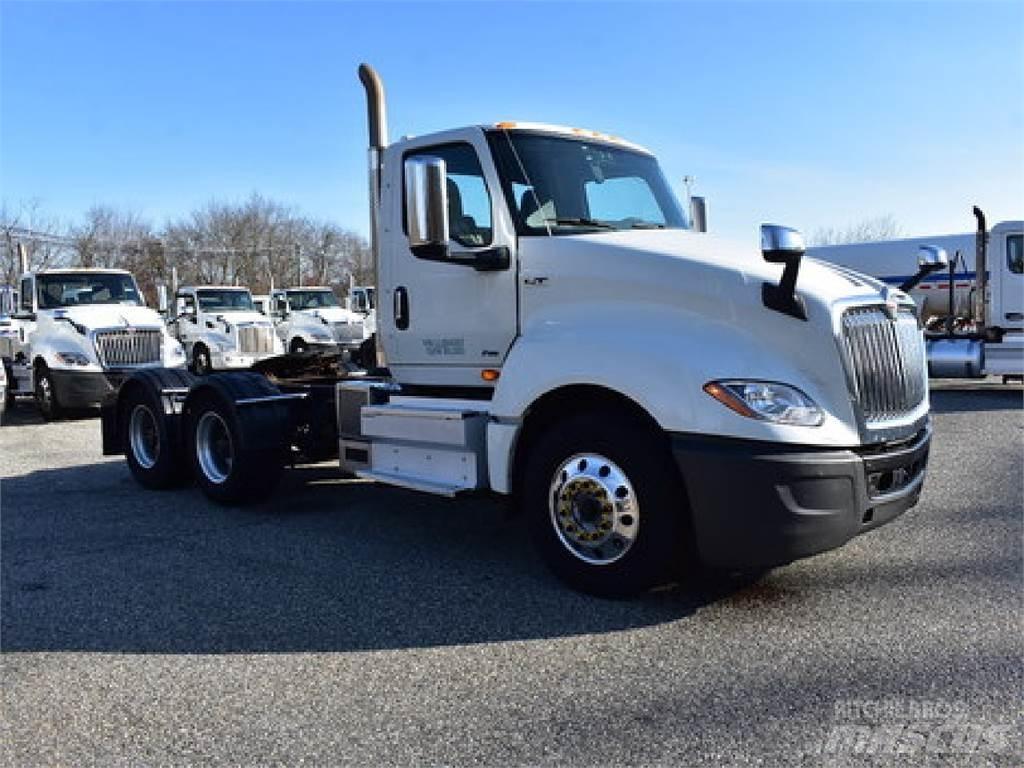 International LT625 Tractor Units