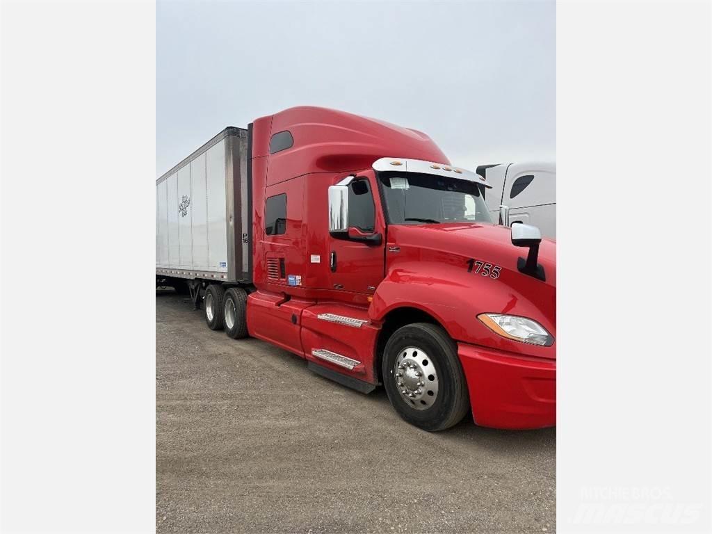 International LT625 Tractor Units