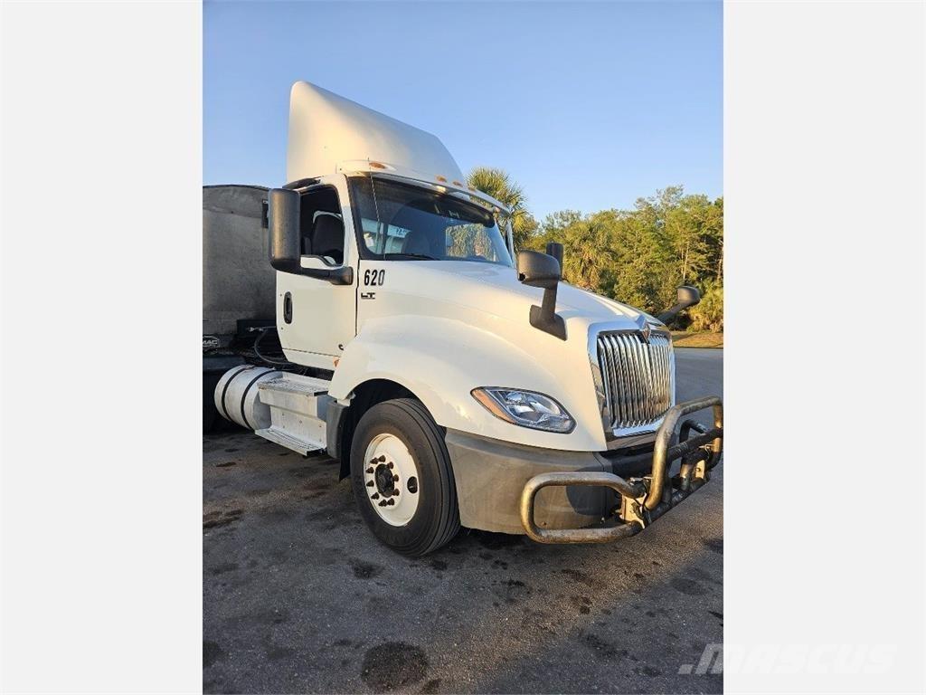 International LT625 Tractor Units