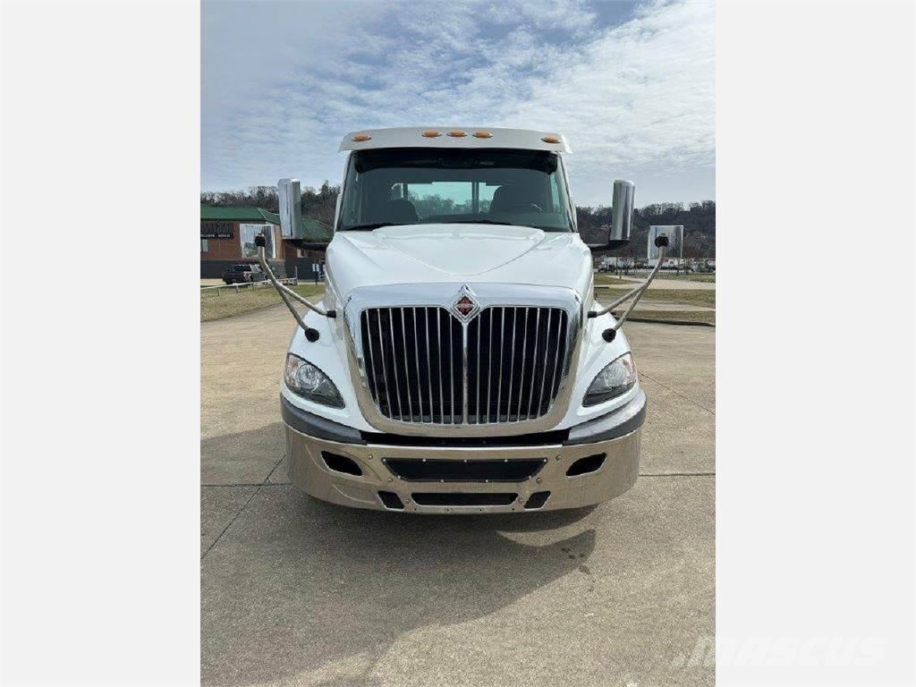 International RH Tractor Units