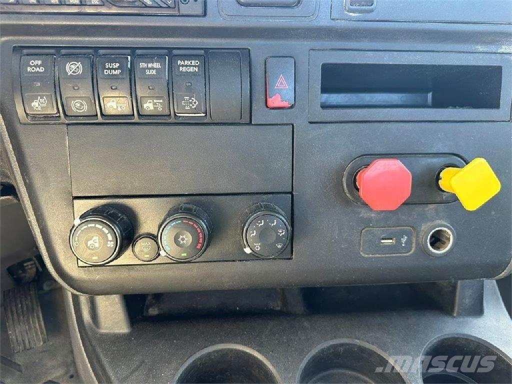 International RH Tractor Units