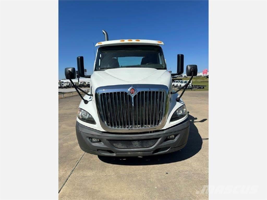 International RH Tractor Units