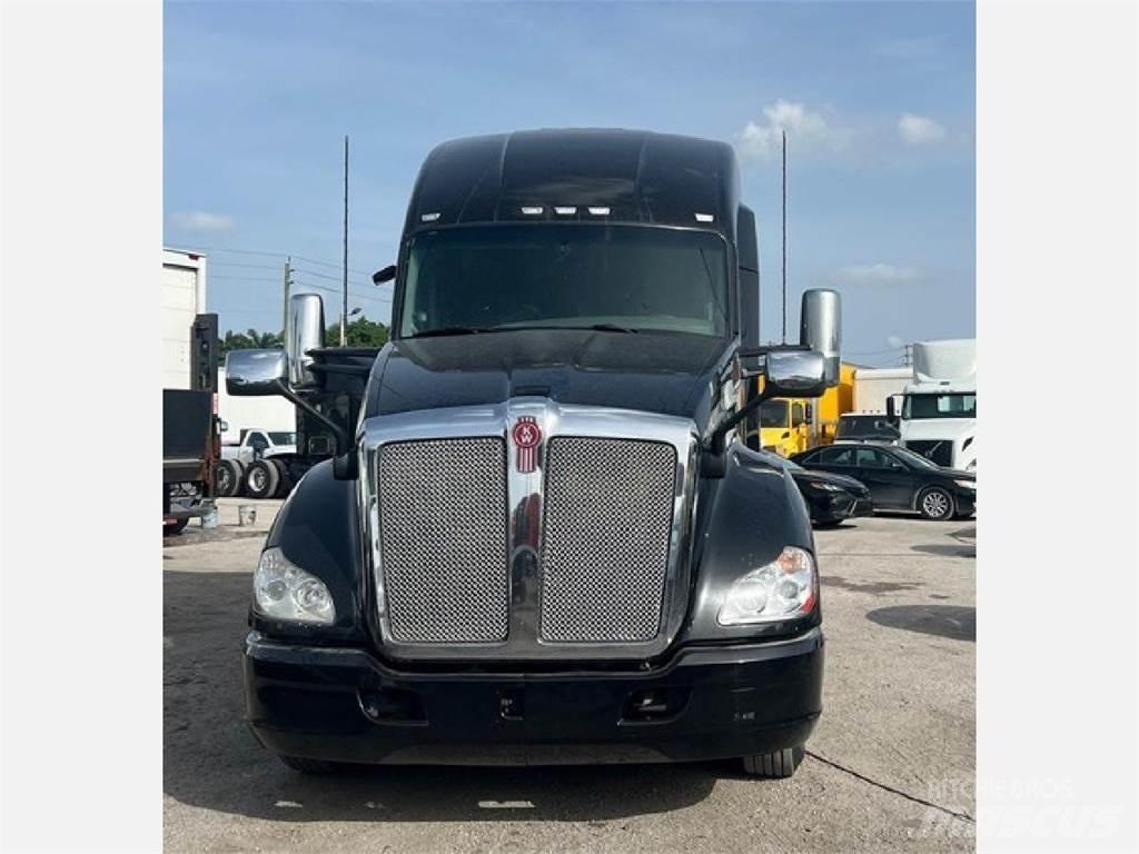 Kenworth T680 Tractor Units