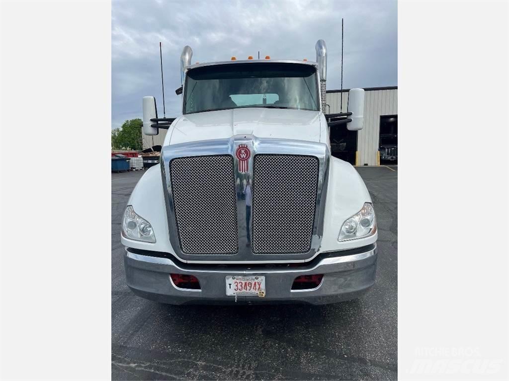 Kenworth T680 Tractor Units
