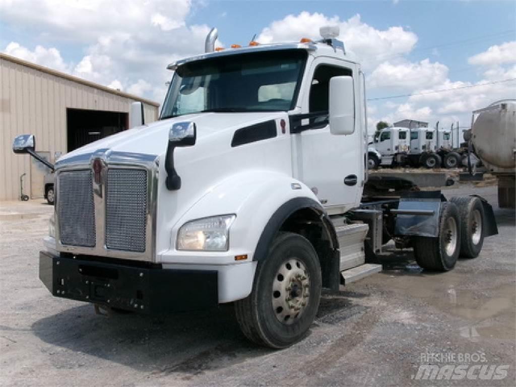 Kenworth T880 Tractor Units