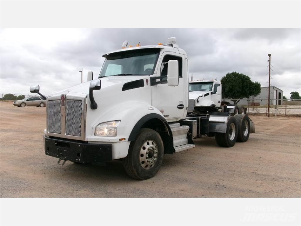 Kenworth T880 Tractor Units