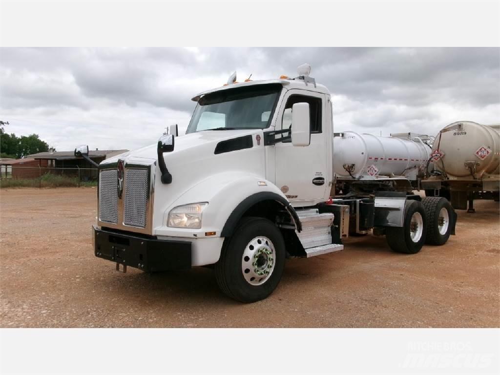 Kenworth T880 Tractor Units