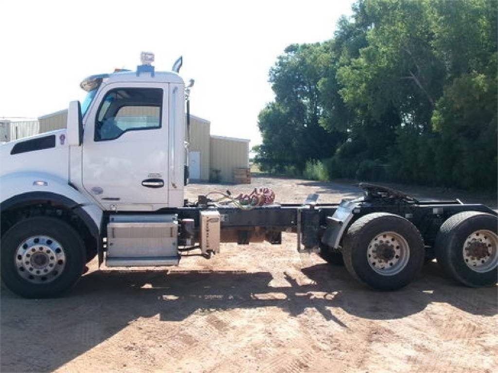 Kenworth T880 Tractor Units