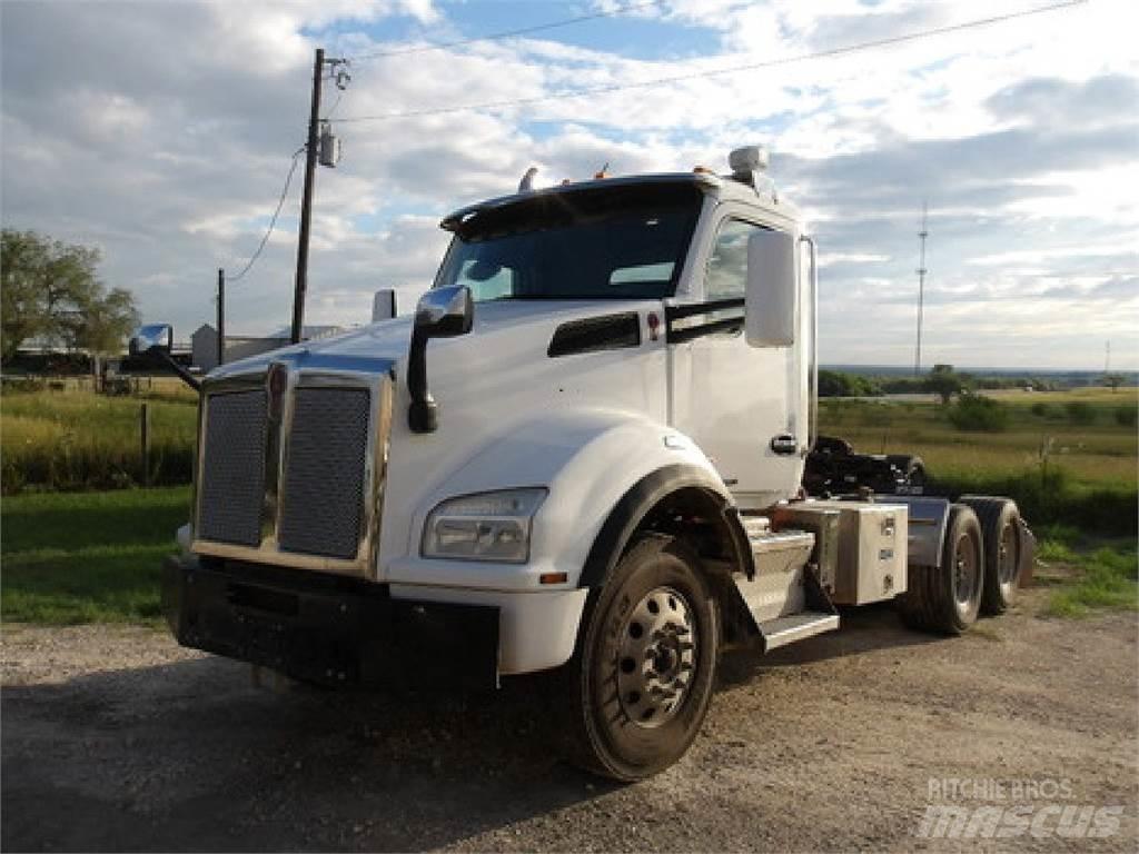 Kenworth T880 Tractor Units