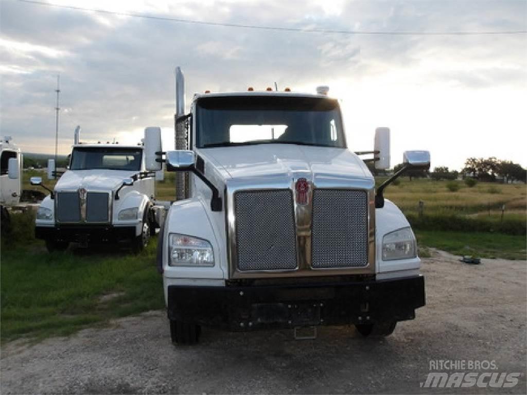 Kenworth T880 Tractor Units